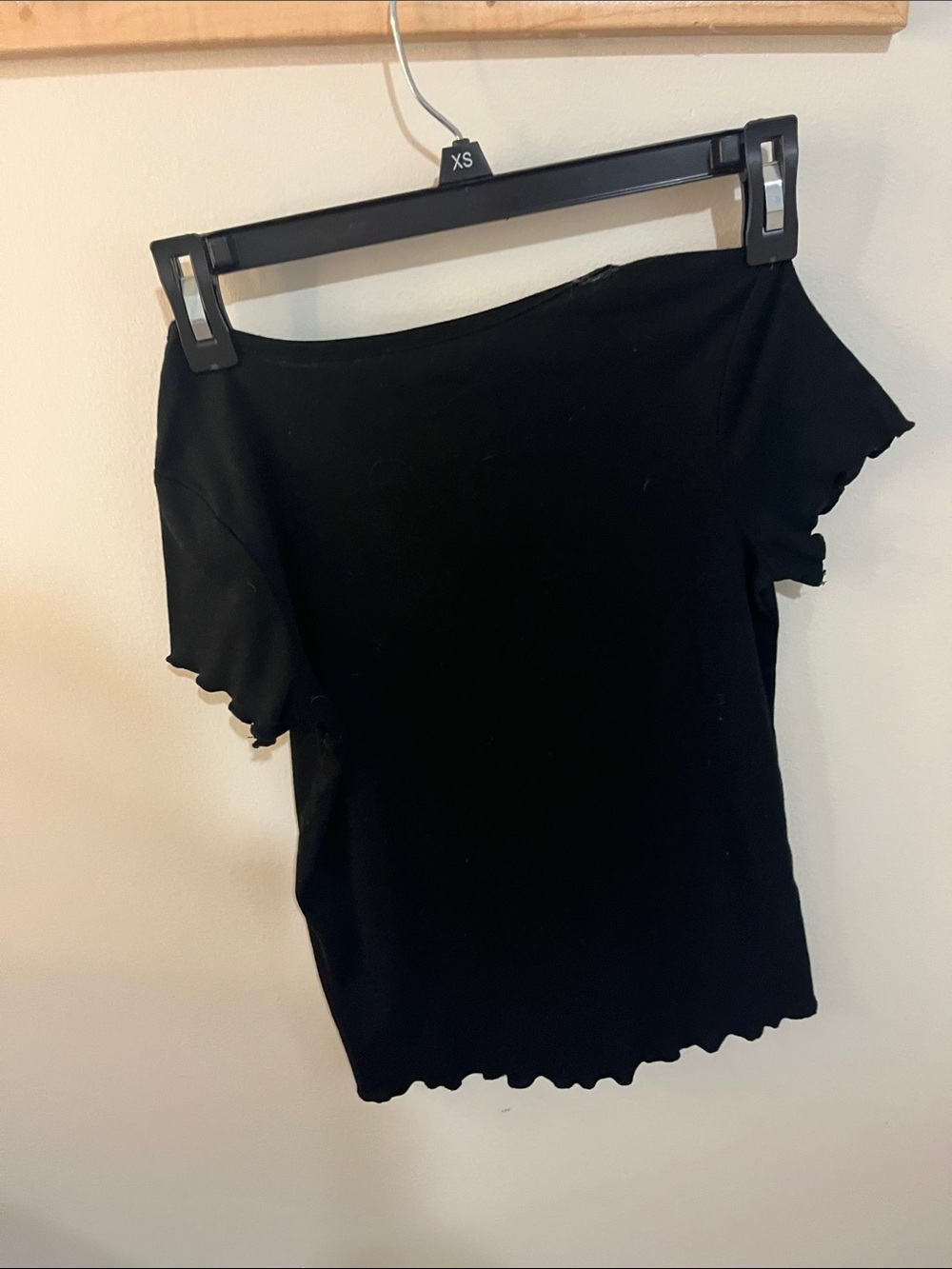 art class Black Off-Shoulder Crop Top with Lettuce Hem